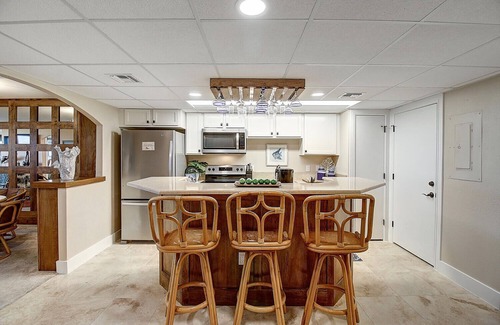Port Aransas Condo | Dunes:207 Beautiful Condo, 2 BR. on the beach!