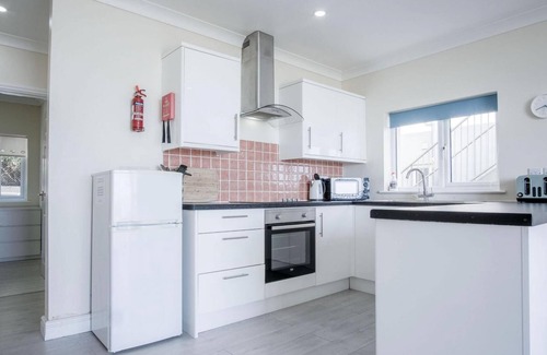 Pendine Apartment | Dunes End - 2 Bedroom Apartment - Pendine