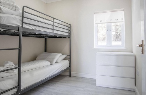 Pendine Apartment | Dunes End - 2 Bedroom Apartment - Pendine