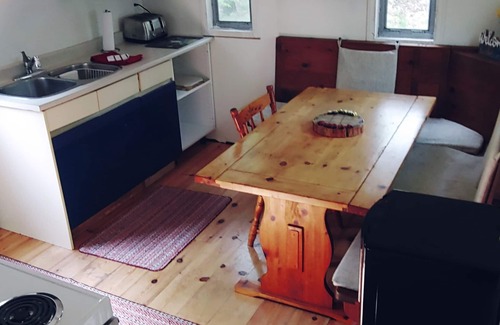 Gravenhurst Cottage | Dunlop Cozy Cottage (Kahshe Lake)