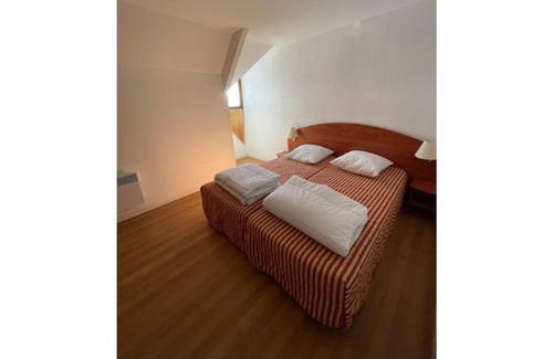 La Mongie Apartment | Duplex 10 pers-View of the runway and swimming pool