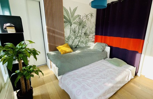 Montrouge Apartment | Duplex 115m2 Inondé de Soleil Avec Terrasse, Climatisation et Parking Privé
