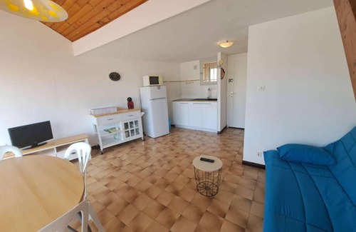Marseillan Plage Apartment | Duplex 2-room apartment near beach, private parking