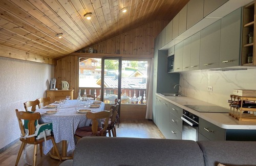 Les Carroz-d'Araches Apartment | Duplex 3 Rooms for 7, Bright Living Space, 3 Balconies, Near Ski Lifts (300m)