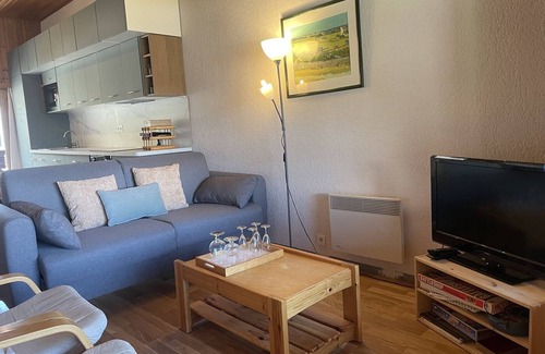 Les Carroz-d'Araches Apartment | Duplex 3 Rooms for 7, Bright Living Space, 3 Balconies, Near Ski Lifts (300m)