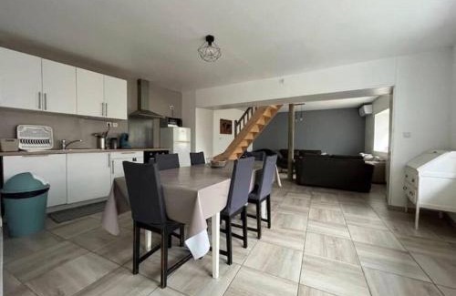 Vernou-la-Celle-sur-Seine Apartment | Duplex 8 lits proche forêt Fontainebleau