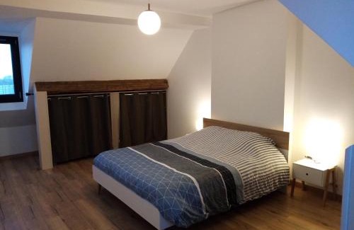 Vendeville Apartment | Duplex agréable et spacieux 3 chb dont 1 communicante