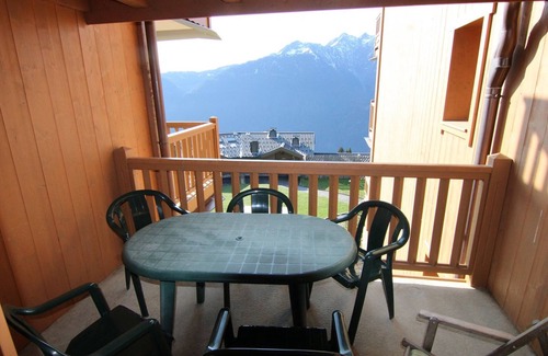 Bisanne 1500 House | Duplex Apartment in Les Saisies with Pool, 3 Balconies, Parking - Sleeps 8