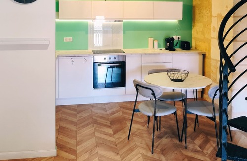 Nansouty-Saint-Genes Apartment | Duplex apartment