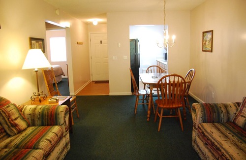 Russell Springs Cabin | Duplex Cabin A & B (Both Sides) @ LakePointe Resort