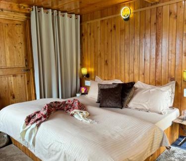 Jibhi Ski Chalet | Duplex Chalet