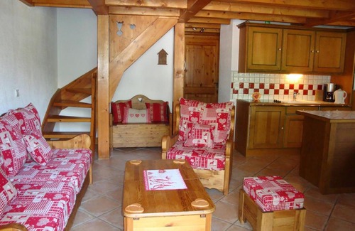 Pralognan-la-Vanoise Apartment | Duplex chaleureux au centre, proche commerces et téléphérique, avec balcon sud et parking couvert - FR-1-464-76
