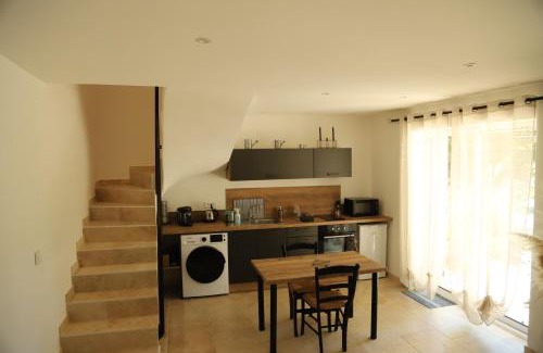 Pertuis Apartment | Duplex de charme au coeur de la Provence.