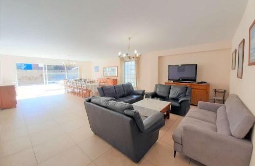 Saint-Lary-Soulan Apartment | Duplex de Standing à Saint-Lary-Soulan avec Piscine, Terrasse et 15 Couchages - FR-1-457-179