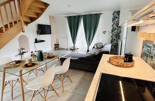 Chessy Apartment | Duplex family - 6 pers - 7min Disney - Parking - WIFI - DISNEY TICKET 80e.