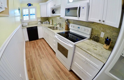 Marathon Villa | DUPLEX IN DUCK KEY 3/2 W/90' Private Dock, Trailer Storage included