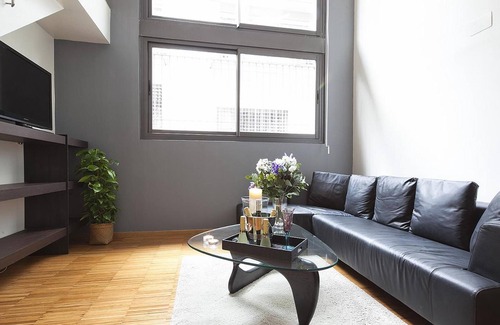 El Putget i Farro Apartment | Duplex near the Park Güell 4 habit - 8 pax with access to pool WiFi Free