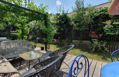 La Bourgogne Apartment | Duplex, piano, billard, ping-pong, jardin