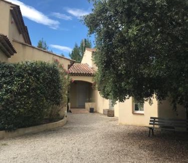 Pelissanne House | Duplex pour 2 à 4 personnes avec piscine au coeur des vignes