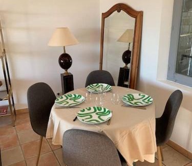 Manosque Apartment | Duplex T3 climatisé centre terrasse parking payant