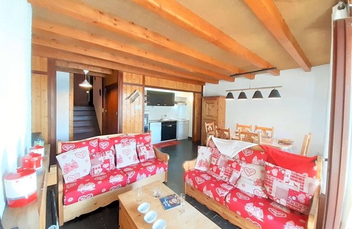 Pla d'Adet Apartment | Duplex T3 Cozy for 6 at 1700m Altitude – St-Lary-Soulan, South-Facing, 2 Stars