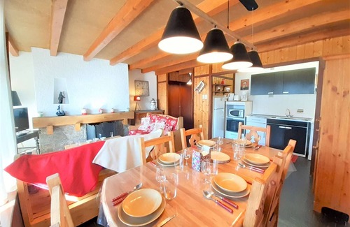 Pla d'Adet Apartment | Duplex T3 Cozy for 6 at 1700m Altitude – St-Lary-Soulan, South-Facing, 2 Stars
