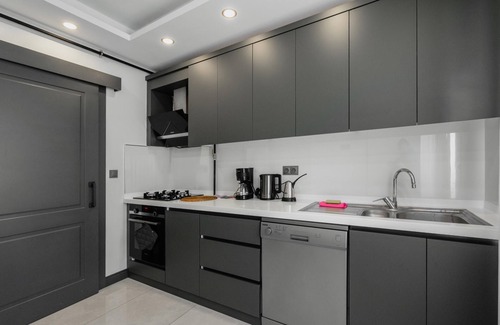 Lara Apartment | Duplex w Balcony, Terrace 5 min to Beach
