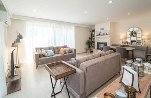 Gocek Apartment | Duplex with an Amazing View and Shared Pool