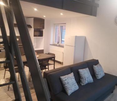 Gosselies Apartment | Duplexe cosy Gosselies proche aéroport