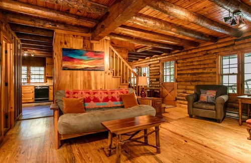 Hendersonville House | Dupont Forest Trailside Cabin