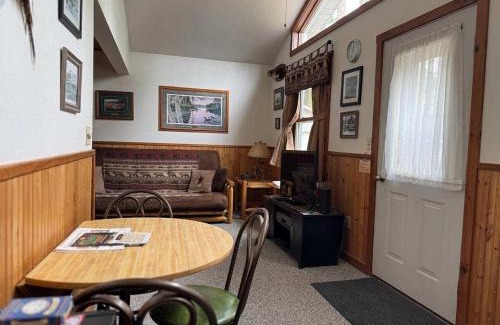 Minocqua House | Duxbury - Cozy Cottage on Lake Minocqua