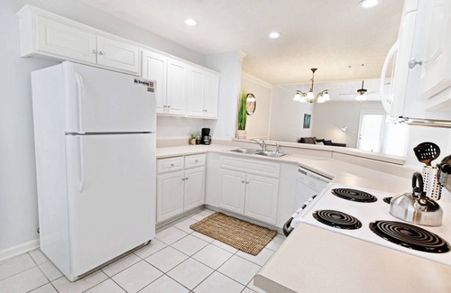 Martinez Condo | Dwell + Proper | Near Masters Golf Course