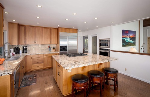 Carnelian Bay House | Dynamic Views, Hot Tub, Gym, 2nd Living Rm, Garage & More!