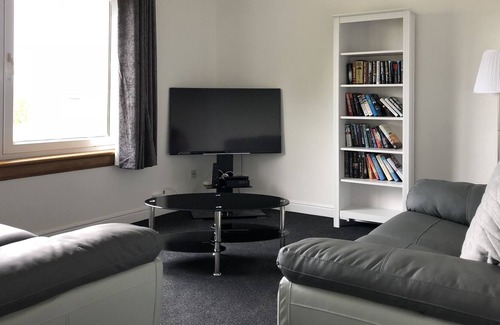 Dysart Apartment | Dysart Sea View Apartment