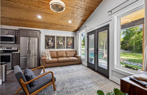 Wildwood House | (E) Blue Spruce | 2 Bed, 1 Bath