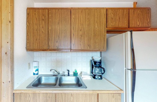 South Fork Cabin | "E" Elk Cabin - Private Hot Tub!