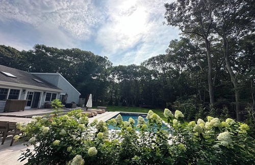 Springs House | E. Hampton Beach House- Walk to Waterfront - Min. to Beaches- New Heated Pool