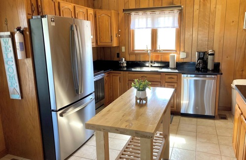 Whalehead Beach House | E-SEA-LIVIN' Oceanside Coastal Cottage in Corolla, 4 min walk to the beach!