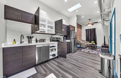 Downtown Buffalo Apartment | E Utica Corporate Housing 36 (3B)