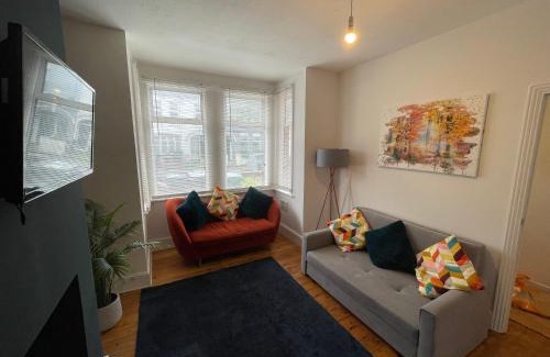 Lea Bridge Apartment | E10 Short Stay Apartment