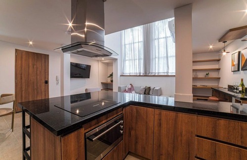Cali Apartment | E104 - Fantastic Two Story 3-bed/3-bath Unit