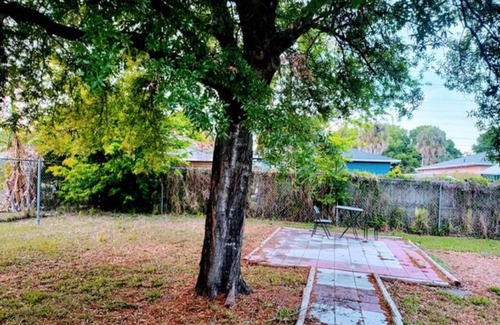 East Ybor Apartment | E9th entire 1 bedroom place with kitchenette