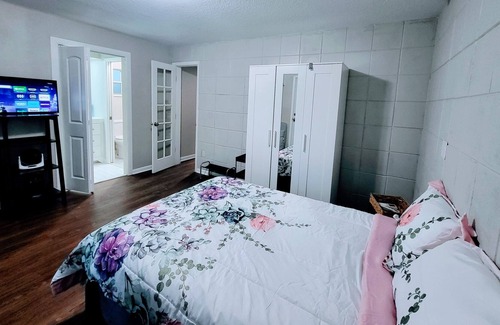 East Ybor House | E9th - Studio with kitchenette