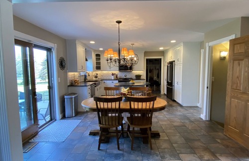 Oshkosh House | EAA AirVenture 4 Bedroom House