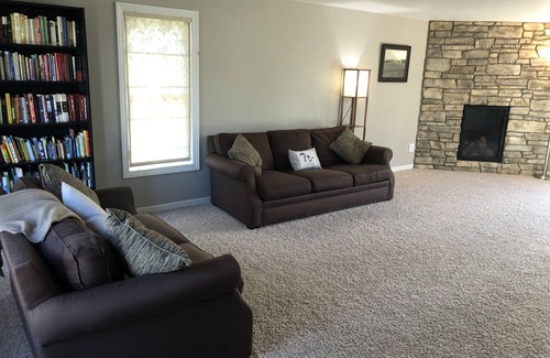 Neenah House | EAA Airventure family rental