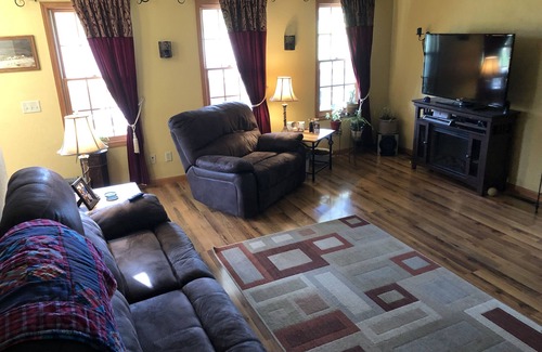 Berlin House | EAA Airventure Large Home car available