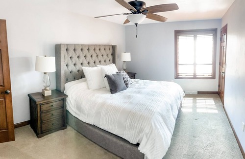 Butte Des Morts House | EAA Availability - Modern estate with entertaining space & inground pool