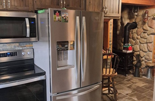 Richford House | EAA Cabin Rental