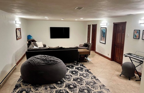 Oshkosh House | EAA Rental! Colonial Channel Home