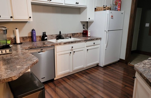 Oshkosh House | EAA Rental - Minutes away from EAA grounds and many food options.